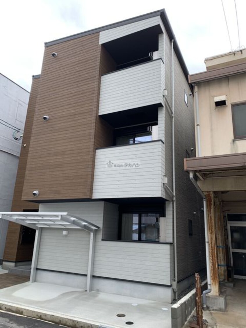  スリーズ霞町