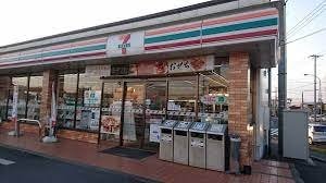 コンビニ徒歩7分 レオパレスレスポワール