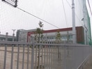 国府小学校まで850m サンリバーヒルズ　Ｂ