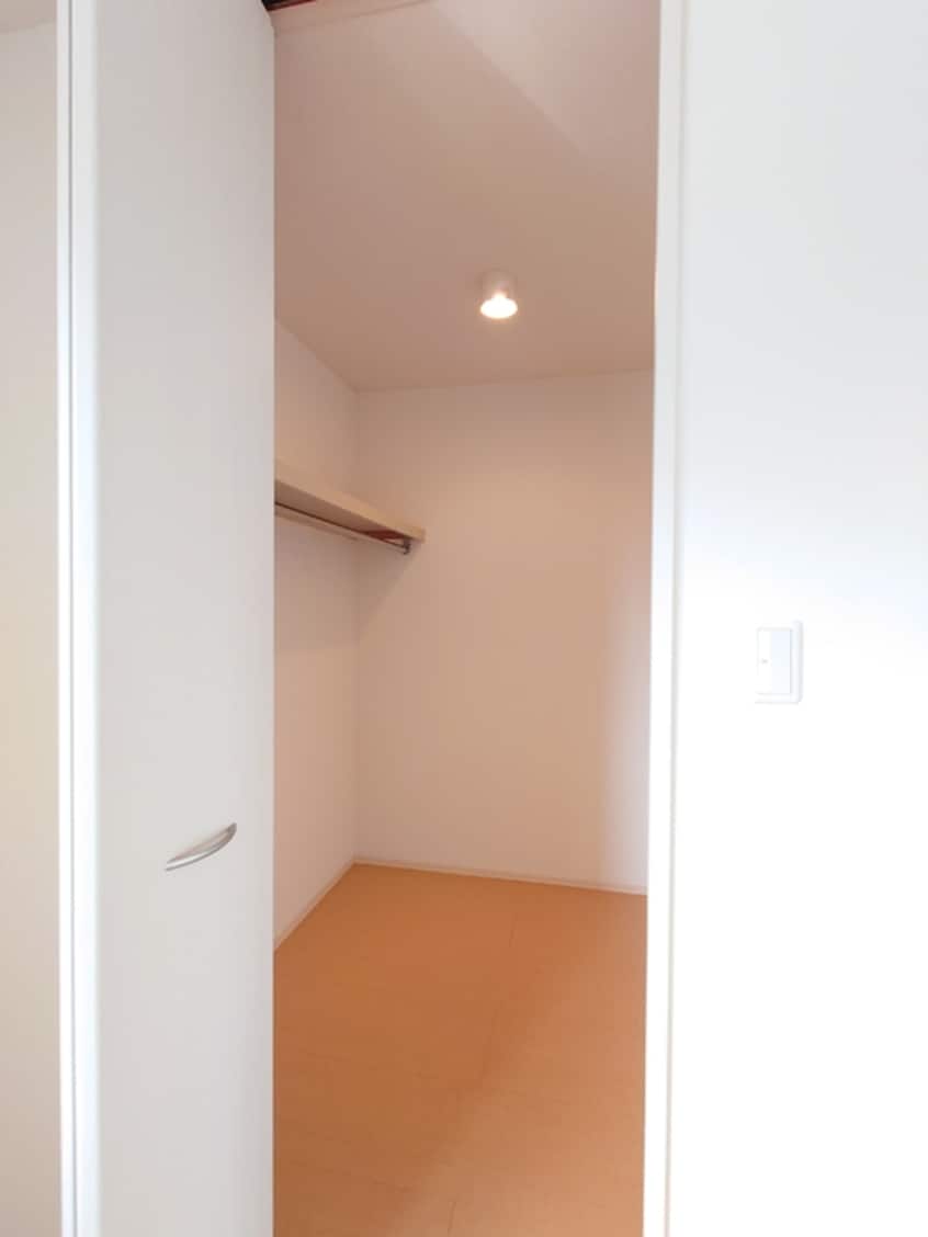  ファミーユ東手城　B棟