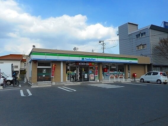 ファミリーマート府中中須店まで850m リヴィエールＡ