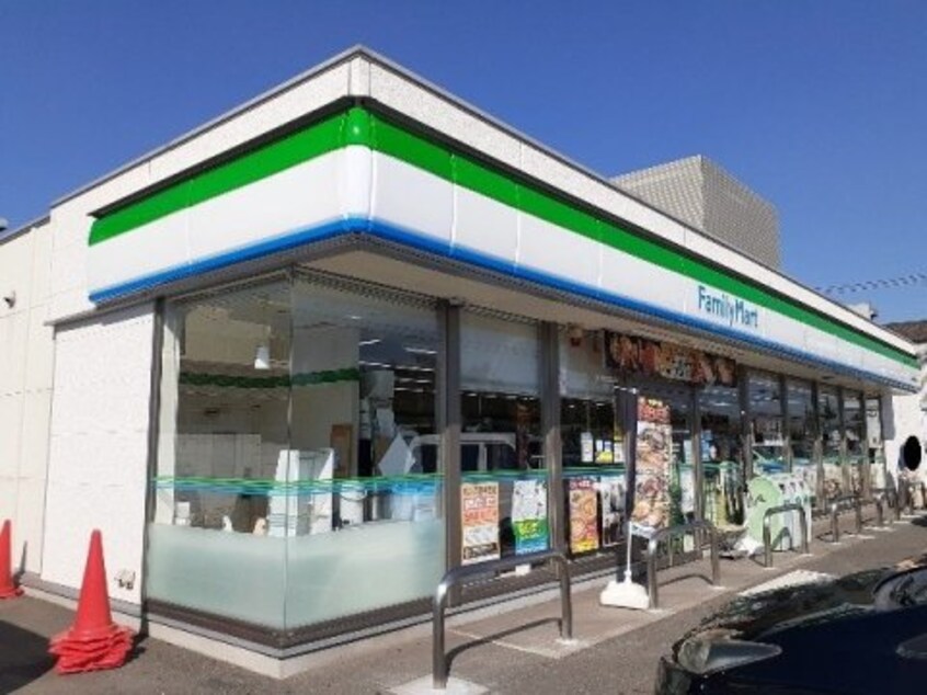 ファミリーマート 福山新浜町店(コンビニ)まで607m プラシード　カーサＦ