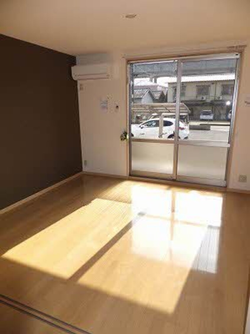  スターライトB棟