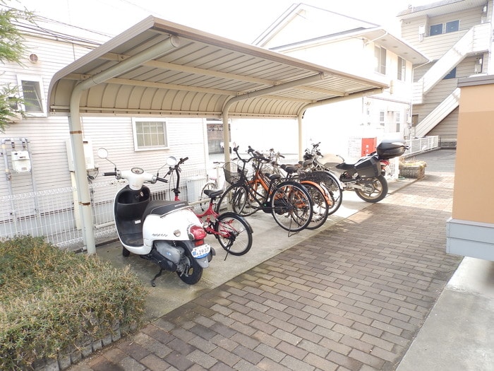  モナリエ・ユキ