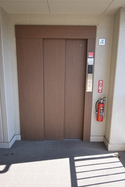  クレスト明治町