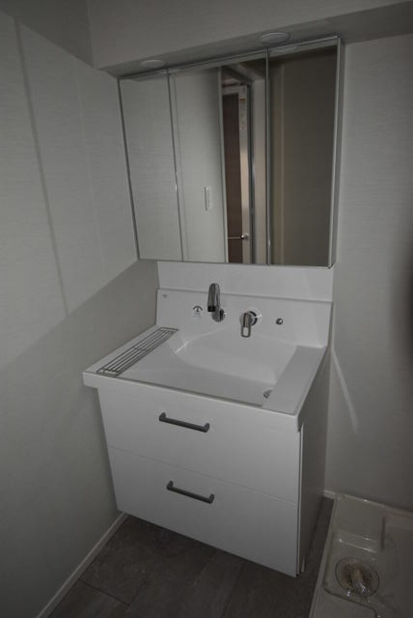  クレスト明治町