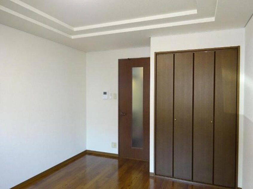 洋室 フェニックス