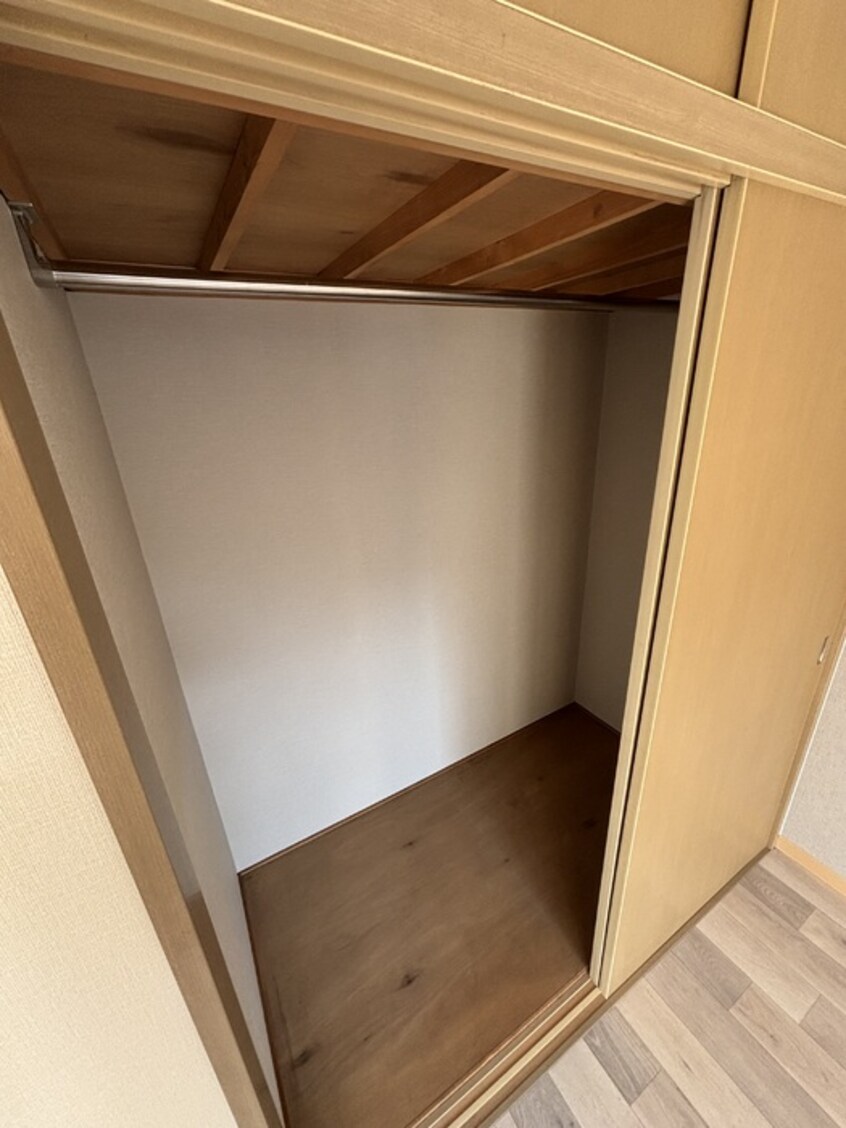  エステート草戸