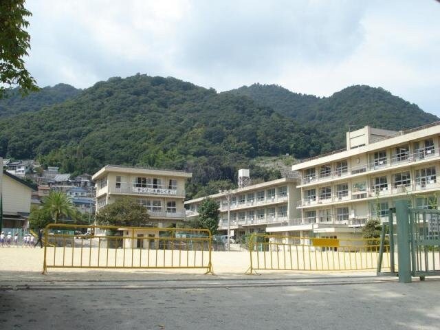 水呑小学校まで1200m 山陽本線（中国）/福山駅 バス22分商業高校入口下車:停歩6分 2階 築25年