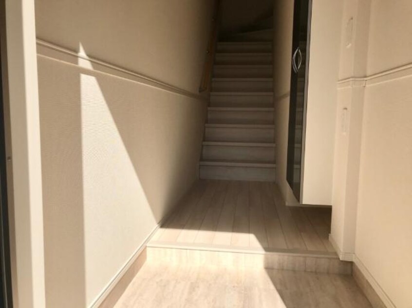 玄関 フレール　陽