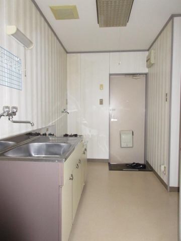  三恵マンションA棟