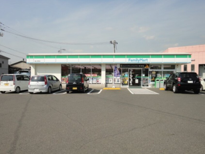 ファミリーマート 福山引野町店(コンビニ)まで576m クレア