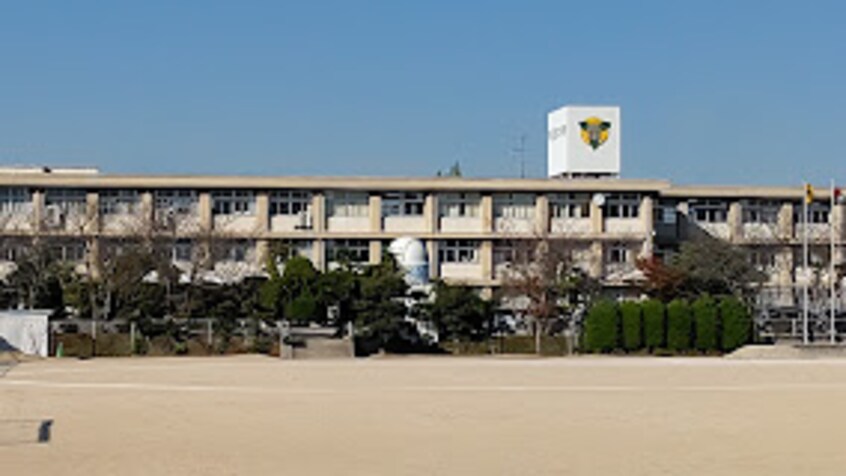 福山市立神辺西中学校 1033m ヴェルピア神辺