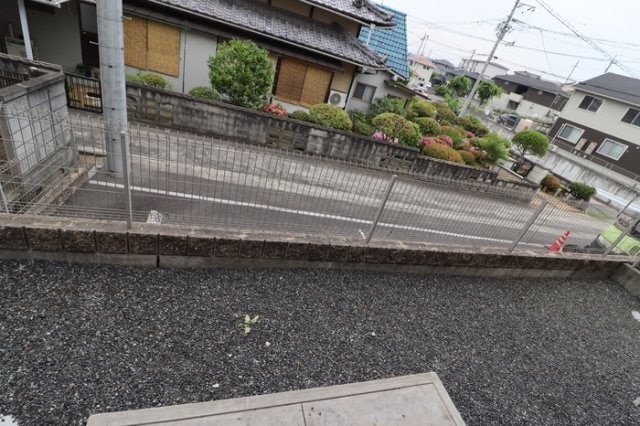  ルミエール クリハラ E