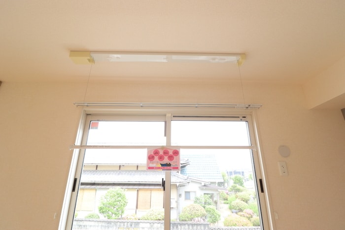  ルミエール クリハラ E