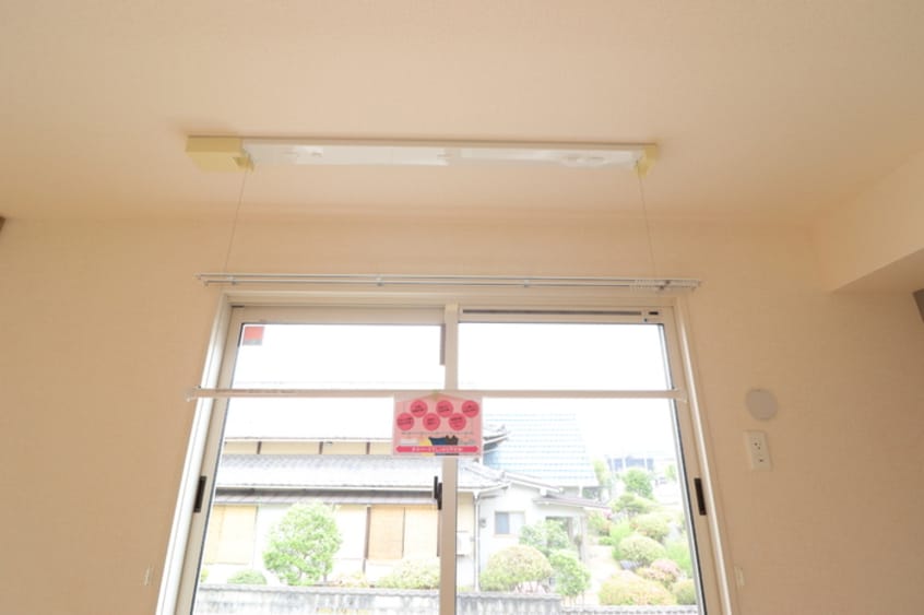  ルミエール クリハラ E