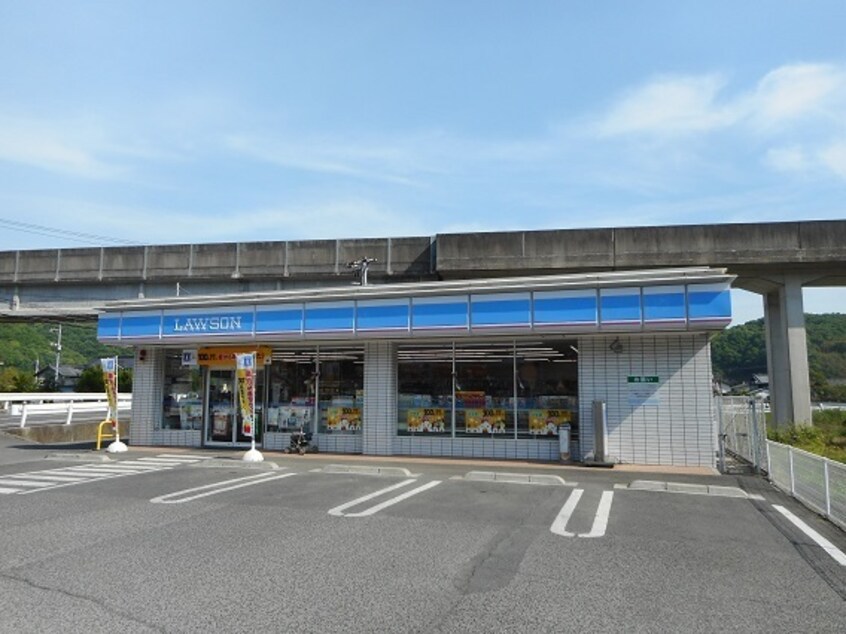 ローソン 神辺上御領店(コンビニ)まで939m ベル・オーブ・メゾンＣ