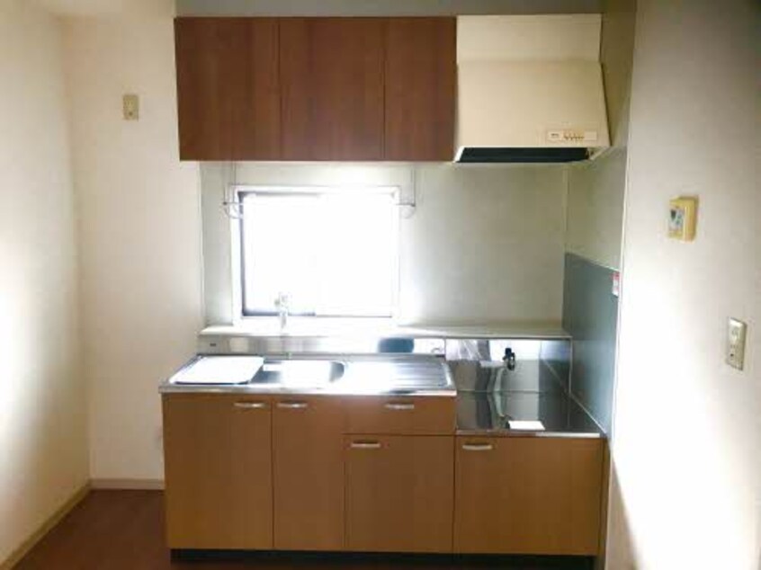  ファミールひらのや