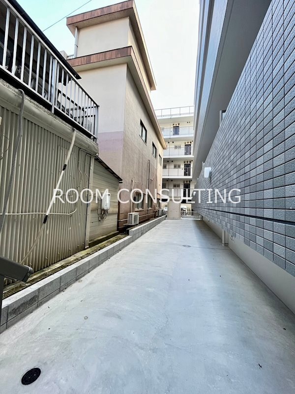  鴨池港～南小前～脇田～大学病院～桜ヶ丘～山田/鶴ヶ崎橋 1階 築1年