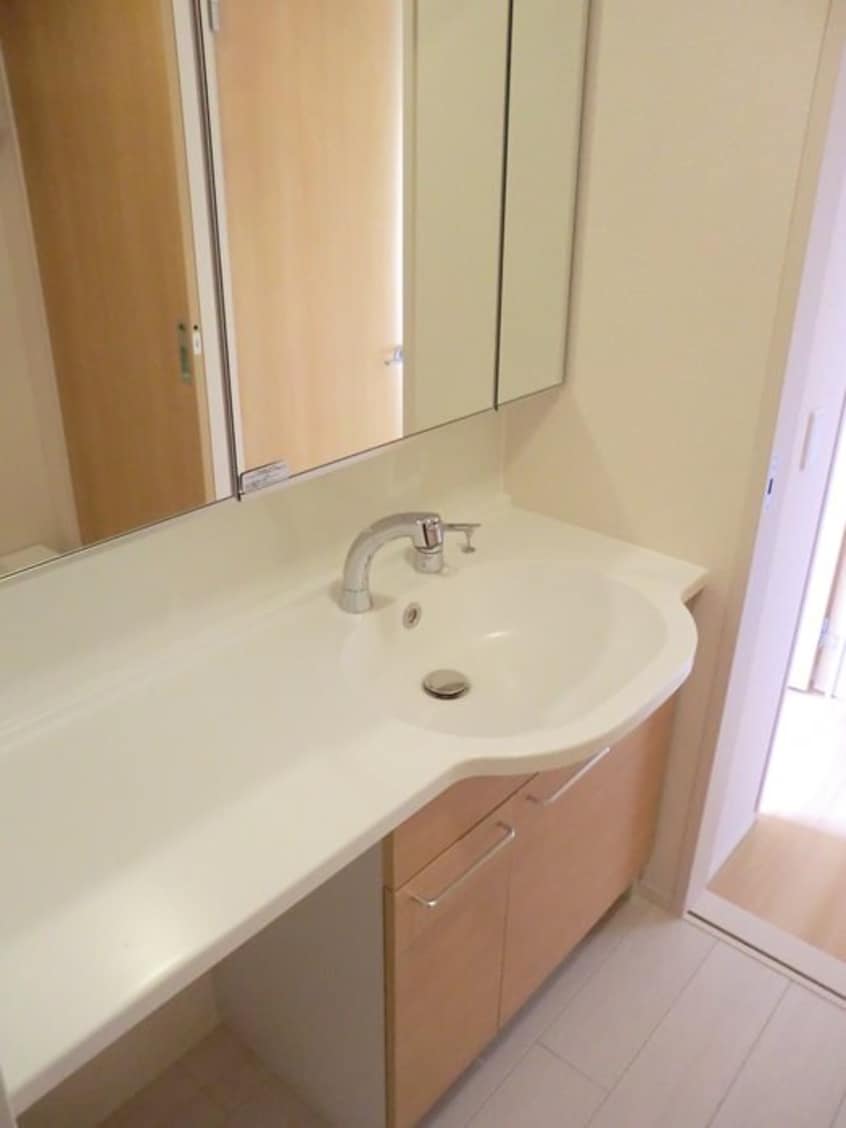  指宿枕崎線/谷山駅 徒歩17分 3階 築6年