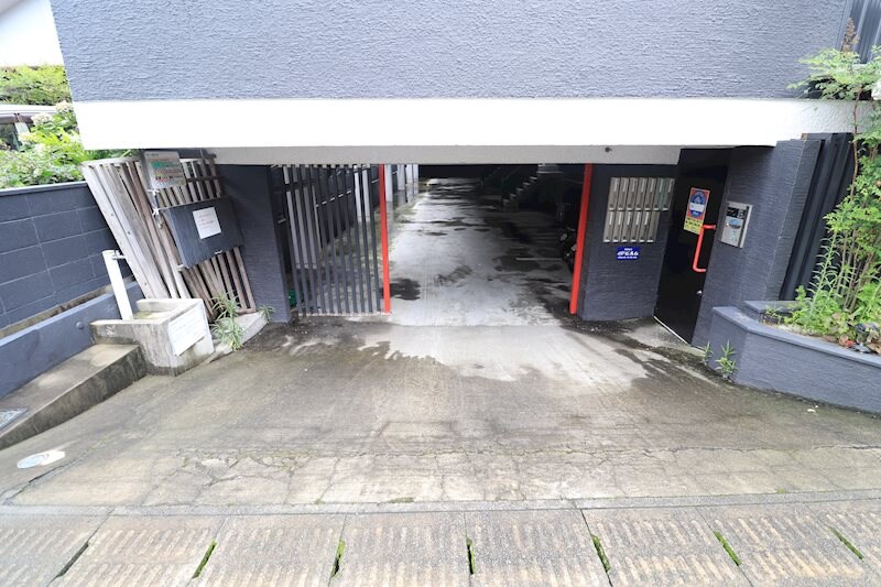  指宿枕崎線/谷山駅 徒歩12分 2階 築46年