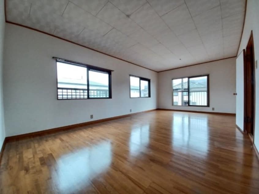  桐ヶ丘5丁目4LDK一戸建て