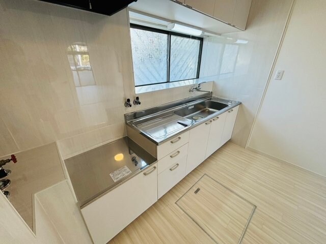  ホワイトハウスつつじが丘