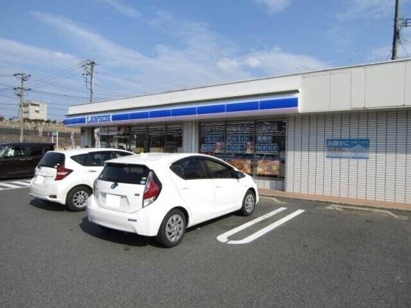 ローソン名張鴻之台店(コンビニ)まで366m トキワオリーブ