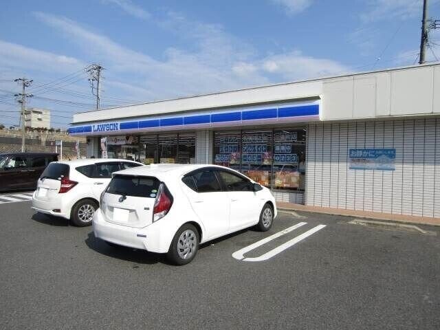 ローソン名張鴻之台店(コンビニ)まで407m ネオ・アーバン・パレス