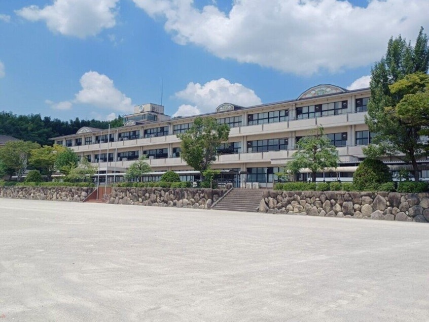 朝日町立朝日中学校(中学校/中等教育学校)まで2053m シティハイムコーポA棟