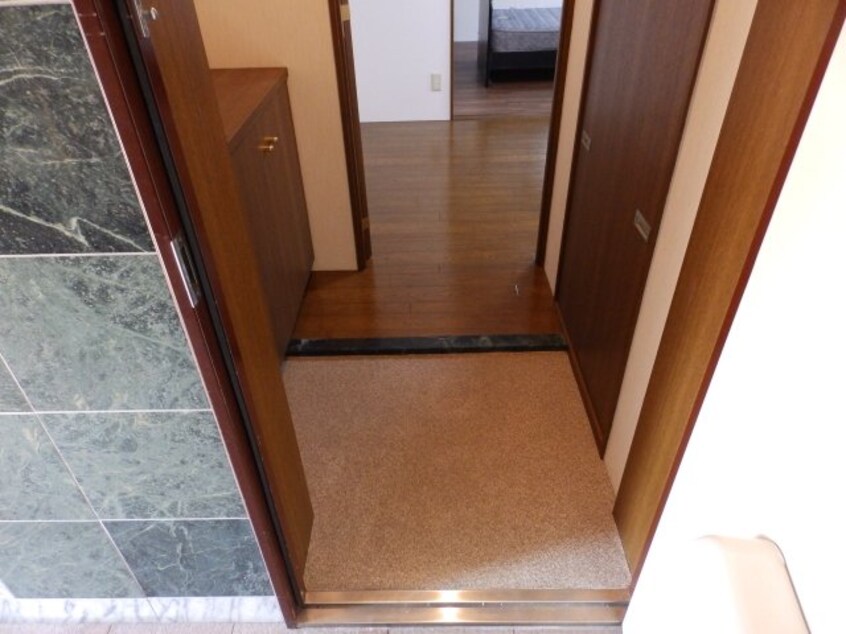  サイレンス上野