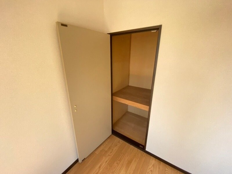 収納 ラフォーレビラ B棟