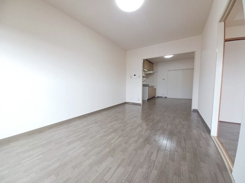  ＷＥＳＴ　ＰＡＬＡＣＥ