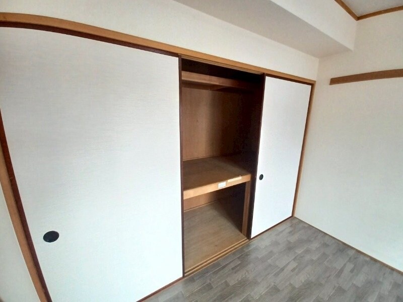  ＷＥＳＴ　ＰＡＬＡＣＥ