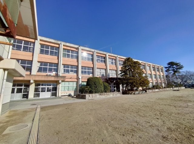 桑名市立大成小学校(小学校)まで500m カントリーハウス～空と大地～　Ｂ