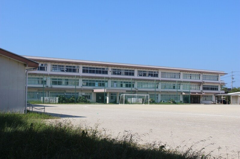 桑名市立成徳中学校(中学校/中等教育学校)まで2257m くわなハイツ