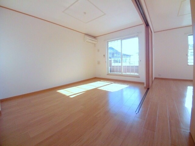 同型反転画像です。 フォレスタあさひ　Ａ
