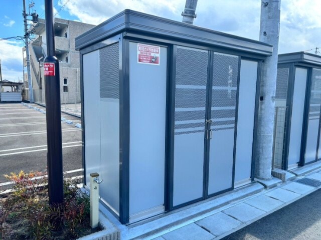  MONSTERA（モンステラ）