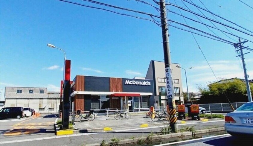 マクドナルド桑名並木通り店(その他飲食（ファミレスなど）)まで431m カーザ・ラッフィナート