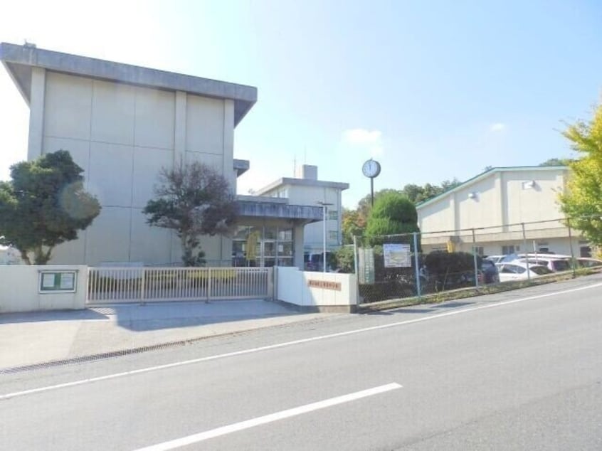 四日市市立羽津中学校(中学校/中等教育学校)まで2544m リバーサイド