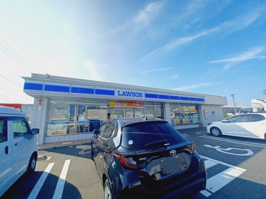 ローソン 川越町高松店(コンビニ)まで25m パディ－フィ－ルドＡ