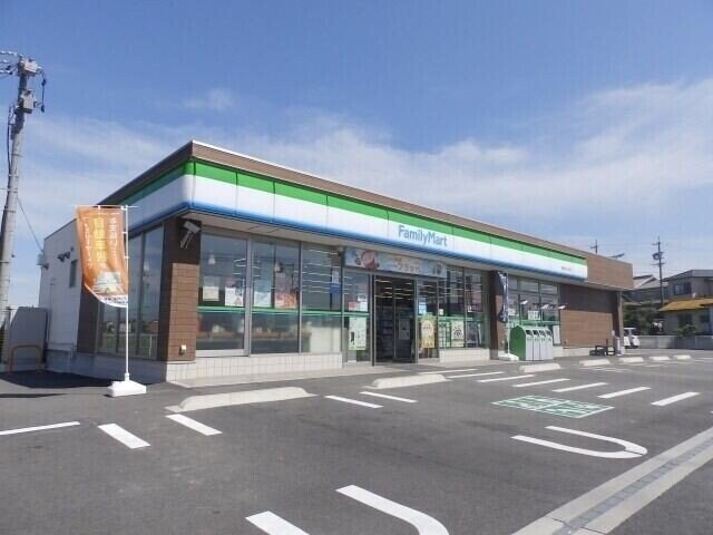 ファミリーマート長島町松ケ島店(コンビニ)まで220m メゾン　アイリス
