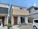 天窓のある天カ須賀戸建ての外観
