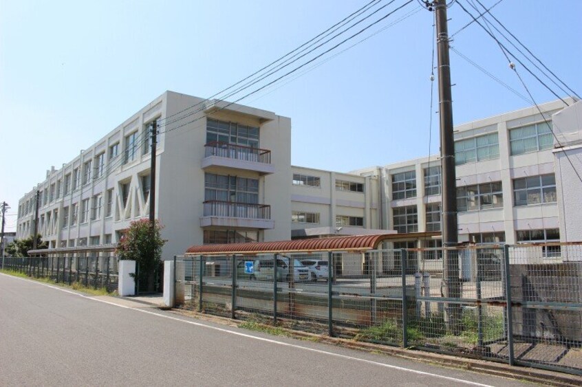 桑名市立明正中学校(中学校/中等教育学校)まで2438m スプリングフィールド