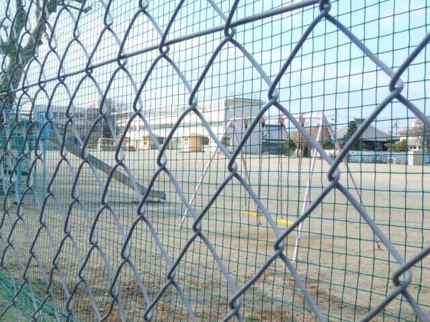桑名市立日進小学校(小学校)まで1146m カーサ　ソラーナ