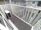 バルコニー別部屋写真です アメージング・フラッツ（Ｄ･Ｅ）　D