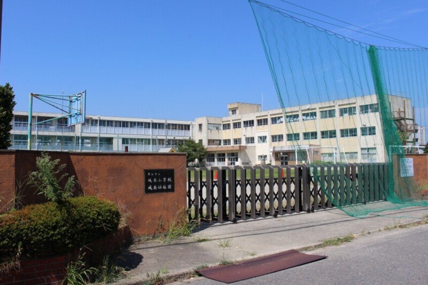 桑名市立城南小学校(小学校)まで363m エターナル　B棟