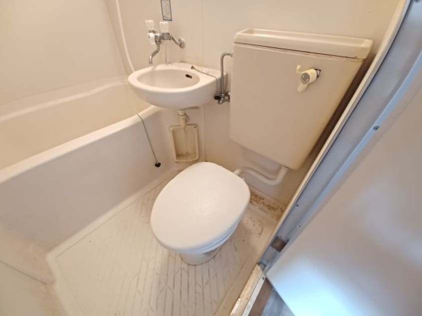 別部屋参考写真です。現状を優先とします。 ハイツ富田2