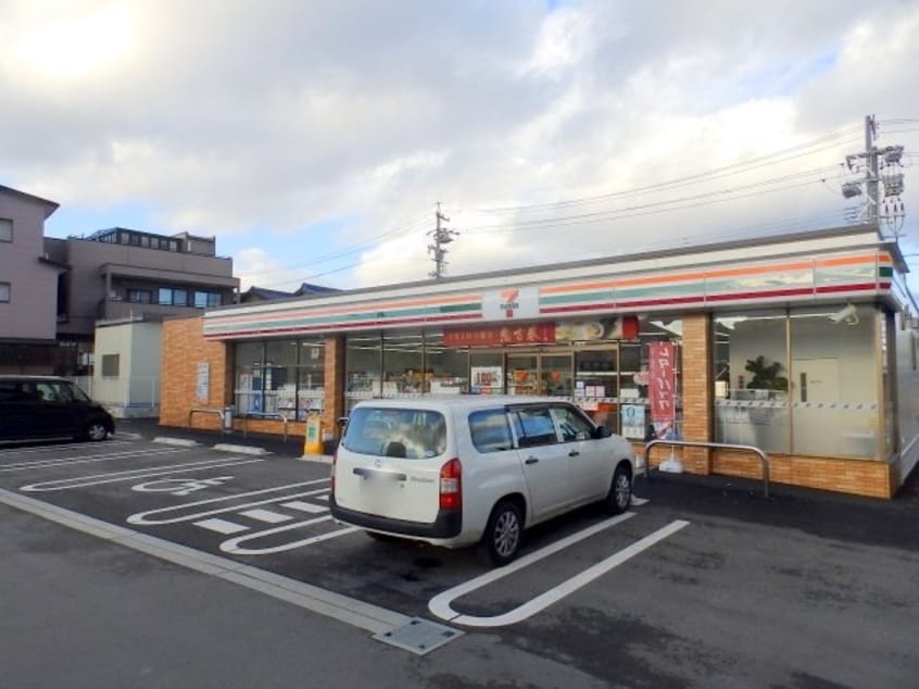 セブンイレブン 四日市富田３丁目店(コンビニ)まで400m ハイツ富田2