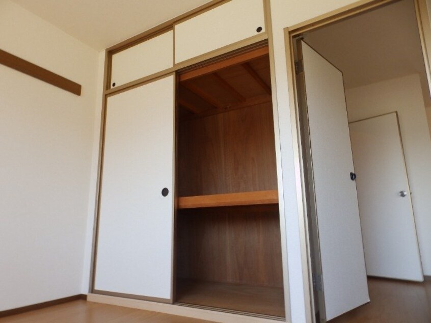 同型部屋写真です。 ハピネス